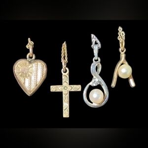 Elegant Gold and Silver Pendant Set with Pearls